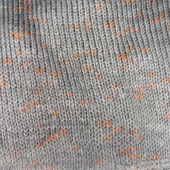 Women’s Gray Ribbed Knit Carhartt Beanie NWT - Picture 4 of 4